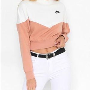 NWT Nike heritage crewneck in rose gold